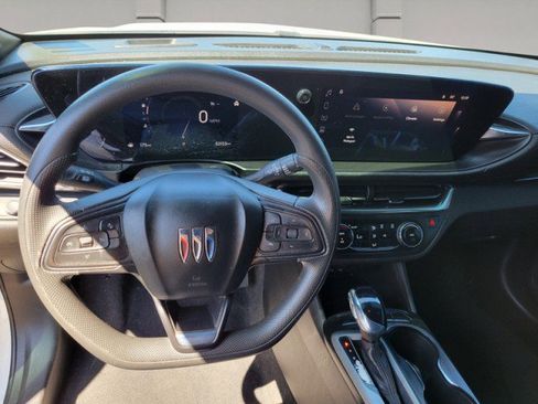Used 2024 Buick Envista Preferred w/ Advanced Safety Package image 6