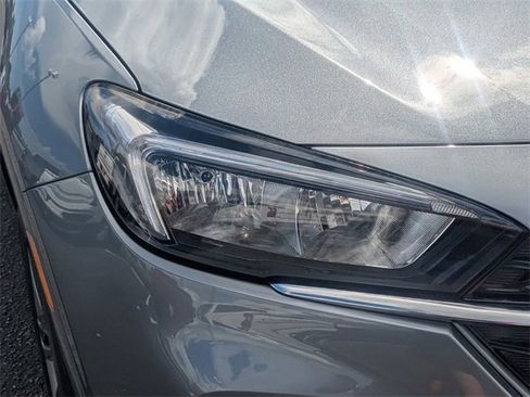 Used 2022 Buick Encore GX Select w/ Sport Touring Package image 9