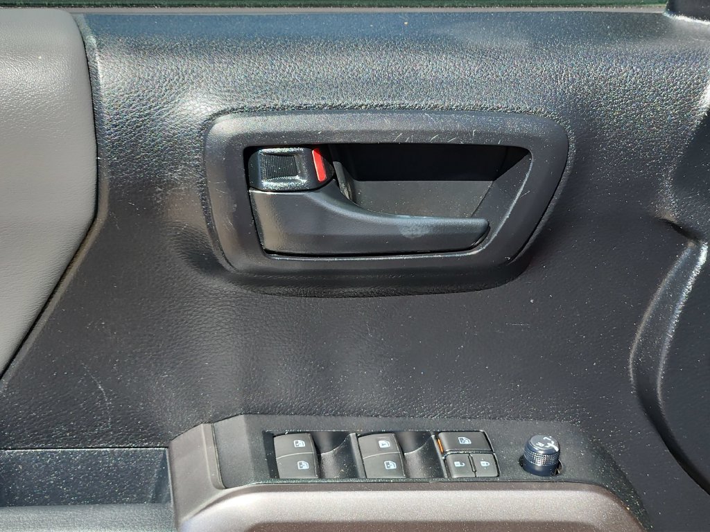 Used 2022 Toyota Tacoma SR5 RWD image 13