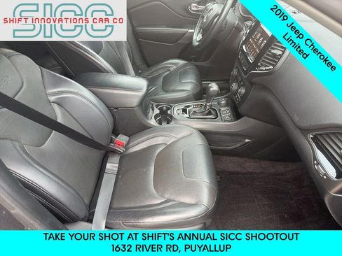 Used 2019 Jeep Cherokee Limited image 15