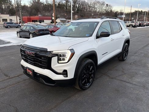 Used 2026 GMC Terrain Elevation w/ Black Edition image 3