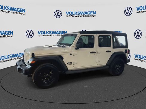 Used 2023 Jeep Wrangler Unlimited Sport AWD/4WD image 4