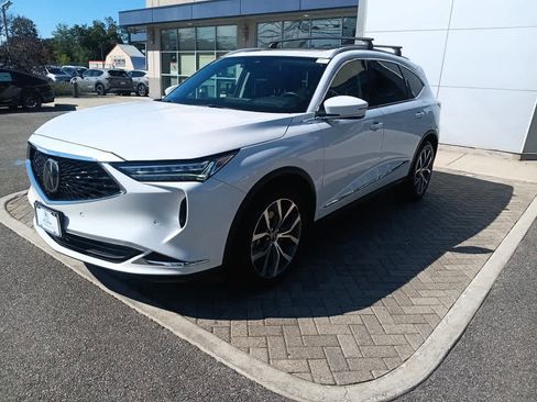 Used 2023 Acura MDX SH-AWD w/ Technology Package image 2