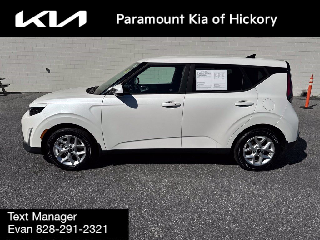 Used 2023 Kia Soul S FWD image 4