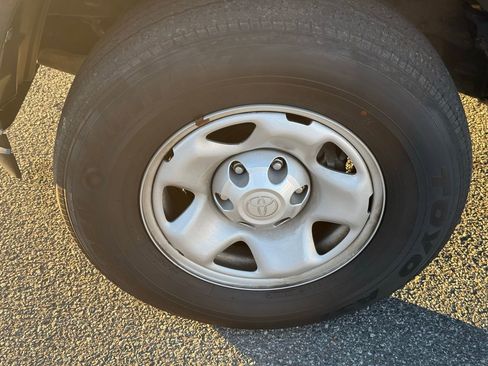 Used 2022 Toyota Tacoma SR image 11