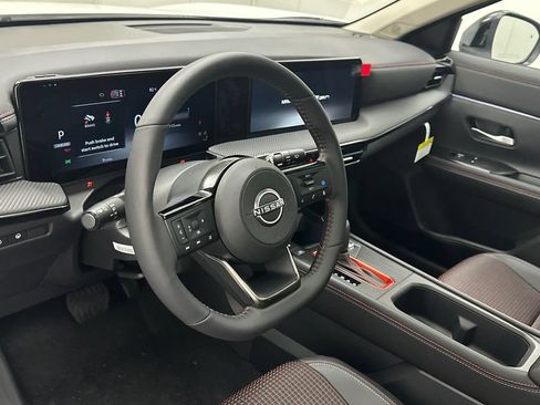 New 2026 Nissan Kicks SR w/ SR Premium Package AWD/4WD image 19