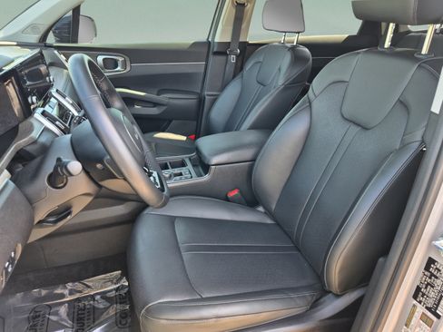 Used 2022 Kia Sorento EX w/ Panoramic Sunroof Package FWD image 21
