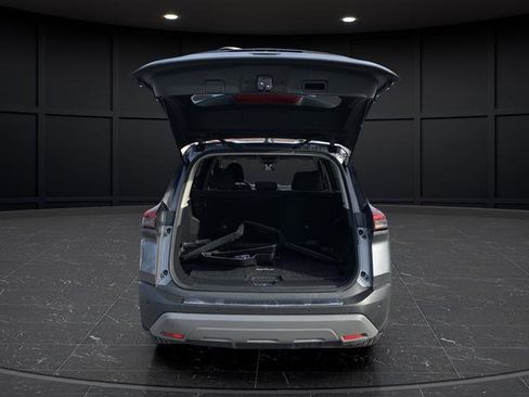 Used 2021 Nissan Rogue SV image 14