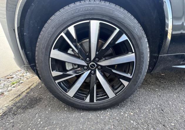 Certified 2025 Volvo XC90 B5 Core AWD/4WD image 14