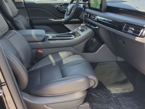 Used 2026 Lincoln Aviator Reserve AWD/4WD image 23