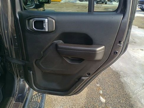 Used 2021 Jeep Wrangler Unlimited Rubicon image 16