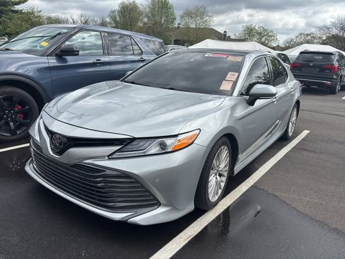Used 2018 Toyota Camry XLE w/ Audio Package image 2