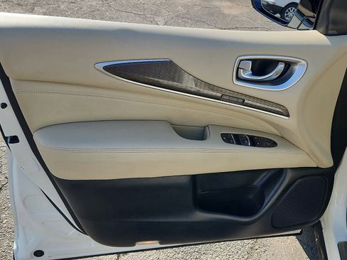 Used 2019 INFINITI QX60 Luxe w/ Essential Package image 13