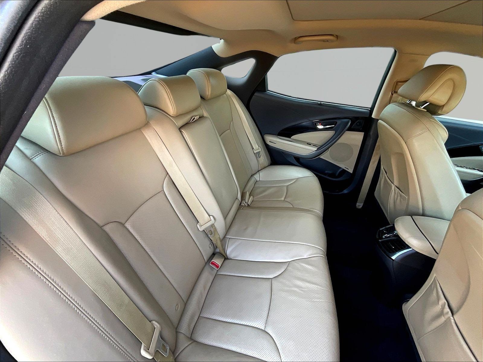 Used 2014 Hyundai Azera Limited w/ Option Group 02 FWD image 25