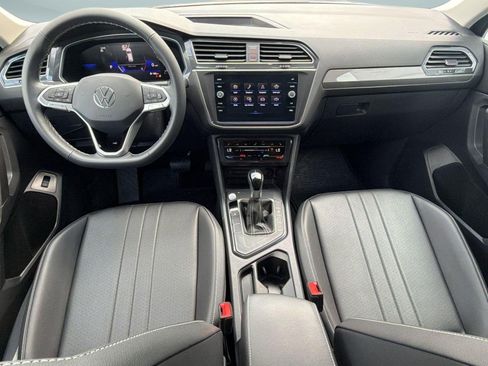 Used 2023 Volkswagen Tiguan SE FWD image 24