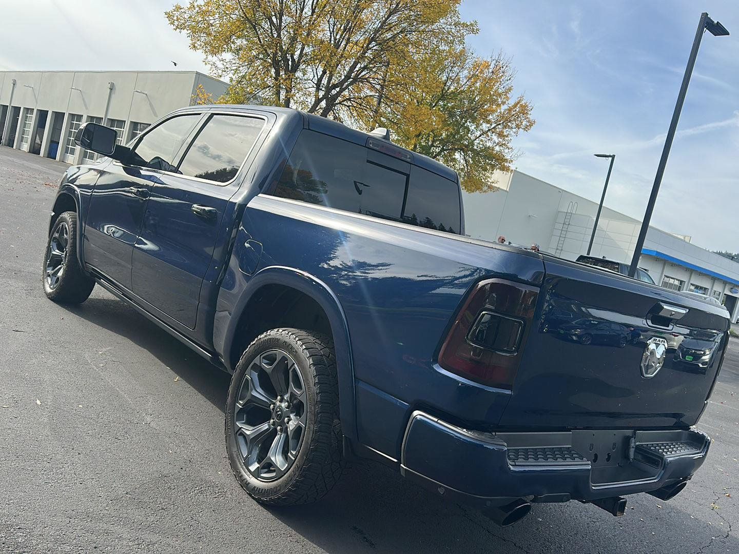 Used 2019 RAM 1500 Limited AWD/4WD image 2