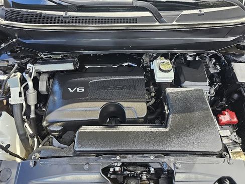 Used 2019 Nissan Pathfinder SL w/ Cargo Package image 10