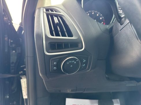 Used 2014 Ford Focus Titanium FWD image 18