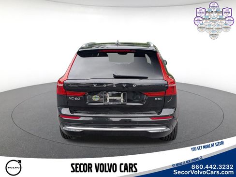 Used 2023 Volvo XC60 B5 Plus w/ Climate Package AWD/4WD image 8