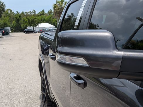 Used 2020 RAM 1500 Laramie AWD/4WD image 12