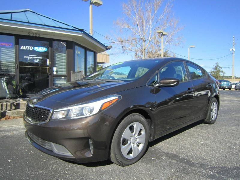 Used 2017 Kia Forte LX w/ LX Popular Package FWD image 2
