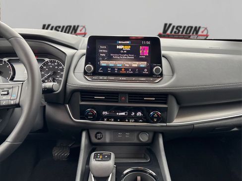 Used 2025 Nissan Rogue SV image 20