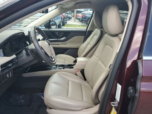 Used 2021 Lincoln Corsair FWD image 11