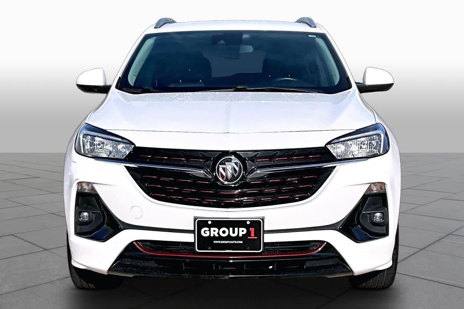 Used 2022 Buick Encore GX Select w/ Sport Touring Package FWD image 4