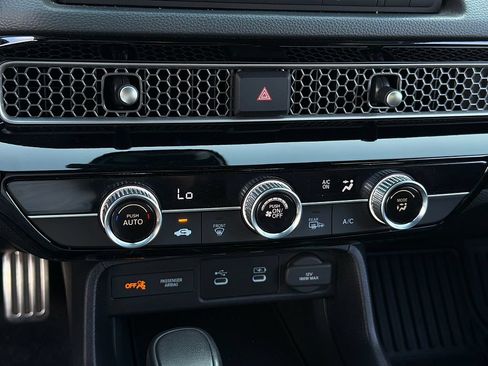 Used 2025 Honda Civic Sport image 19
