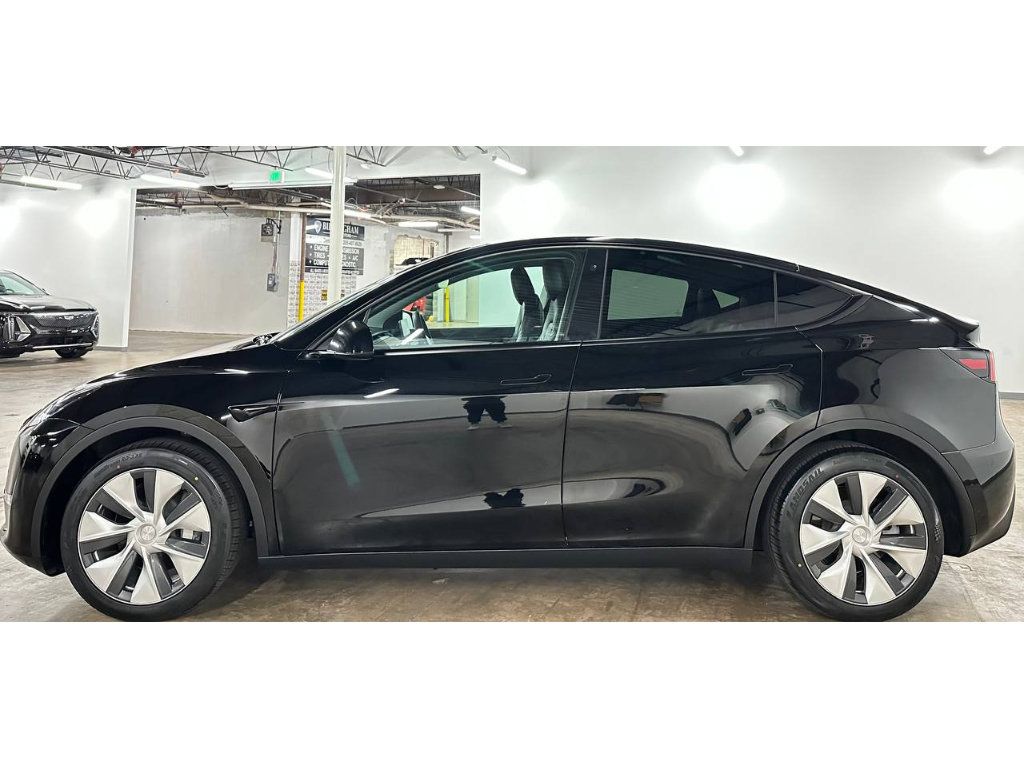 Used 2021 Tesla Model Y Long Range AWD/4WD image 8