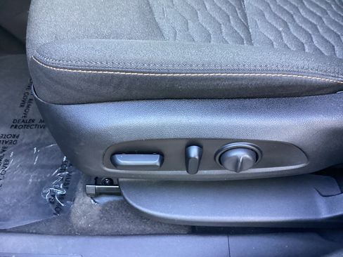 Used 2019 Chevrolet Equinox LT image 29