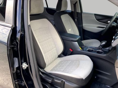 Used 2024 Chevrolet Equinox LS FWD image 9