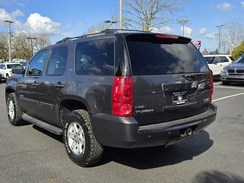 Used 2010 GMC Yukon SLT w/ SLT-2 Equipment Package image 13