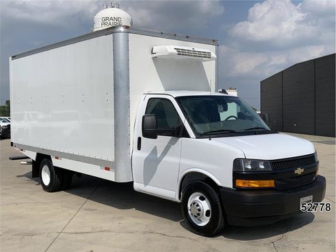 Used 2024 Chevrolet Express 3500 w/ Power Convenience Package RWD image 3