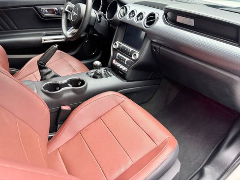 Used 2017 Ford Mustang GT Premium w/ GT Performance Package RWD image 11