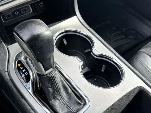 Used 2020 Jeep Grand Cherokee Altitude image 21