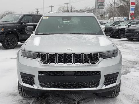 New 2025 Jeep Grand Cherokee L Laredo AWD/4WD image 5