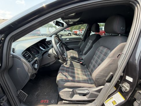 Used 2015 Volkswagen GTI S FWD image 10