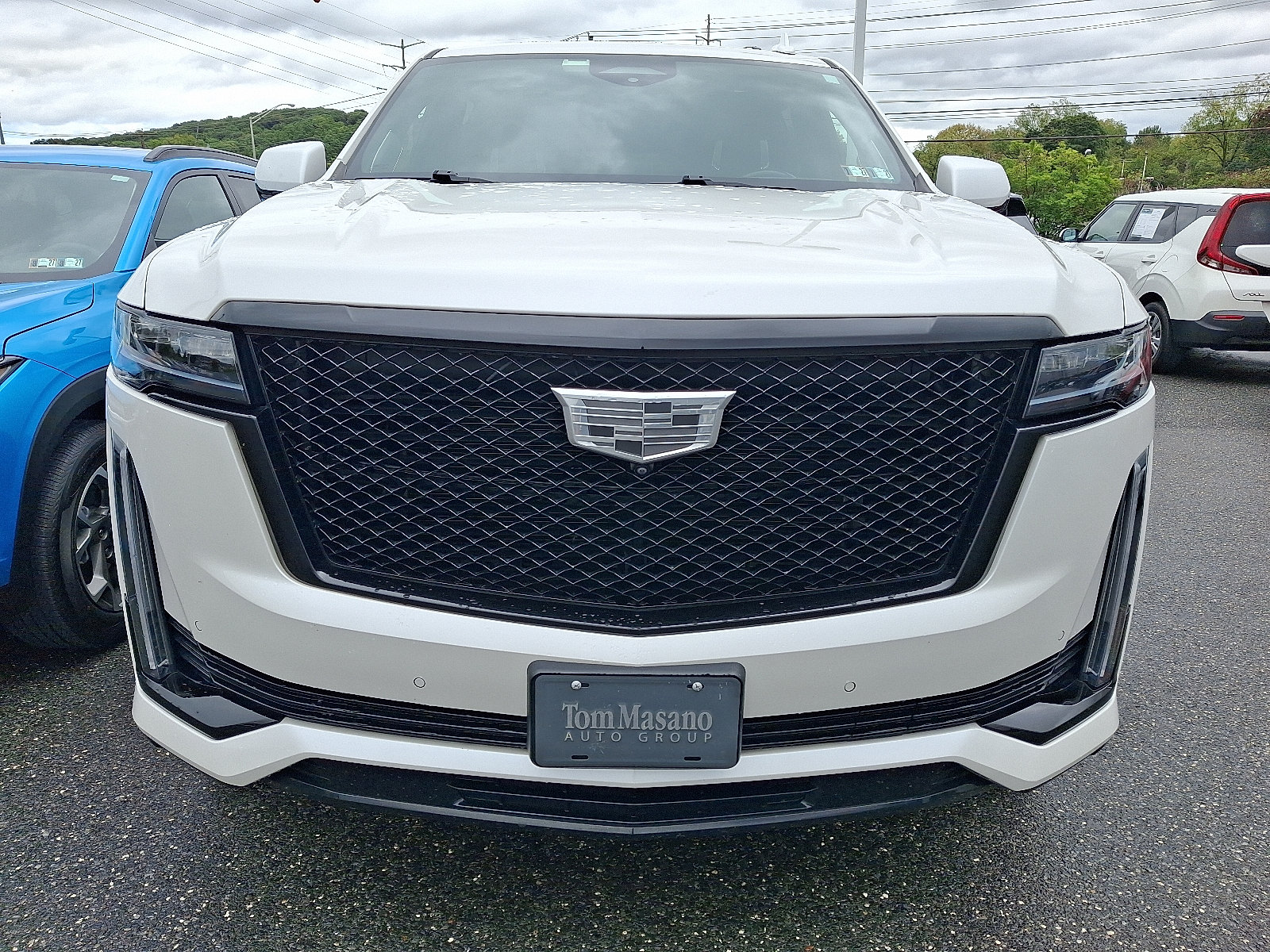 Used 2022 Cadillac Escalade ESV Sport Platinum AWD/4WD image 2