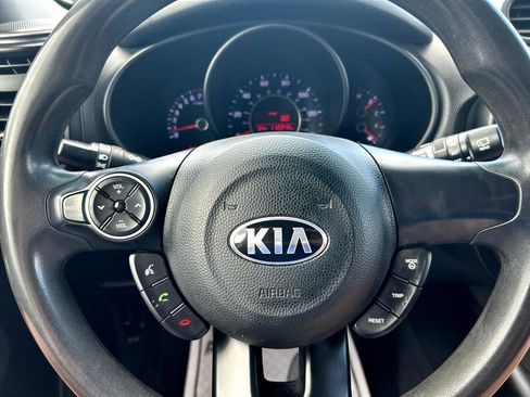 Used 2019 Kia Soul image 11