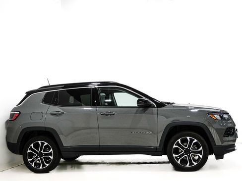 Used 2022 Jeep Compass Limited w/ Sun and Sound Group AWD/4WD image 5