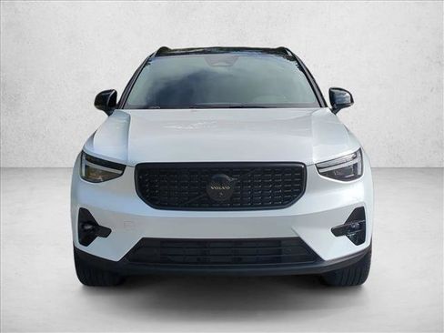 Used 2026 Volvo XC40 B5 Ultra w/ Protection Package Premier AWD/4WD image 2