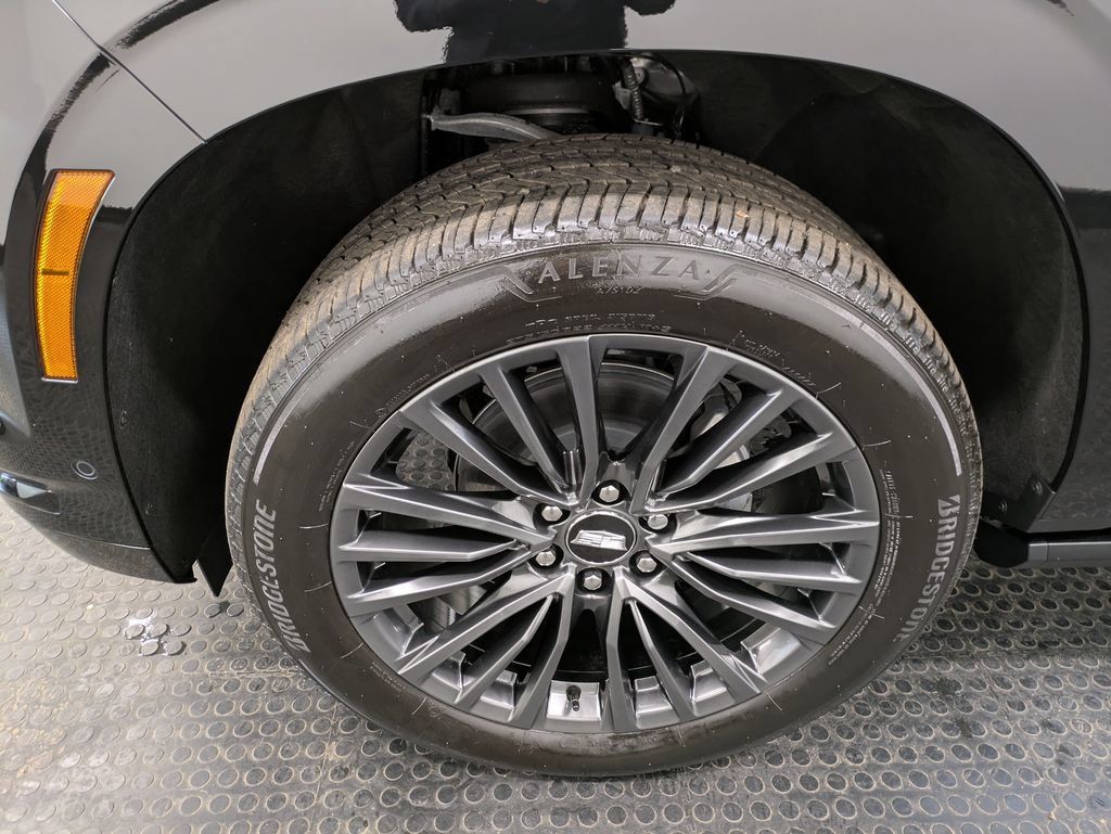 Used 2026 Cadillac Escalade Platinum Sport w/ LPO, Floor Liner Package AWD/4WD image 7