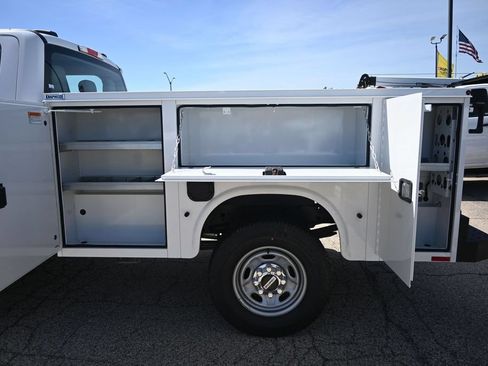 New 2026 Ford F250 XL w/ XL Chrome Package AWD/4WD image 16