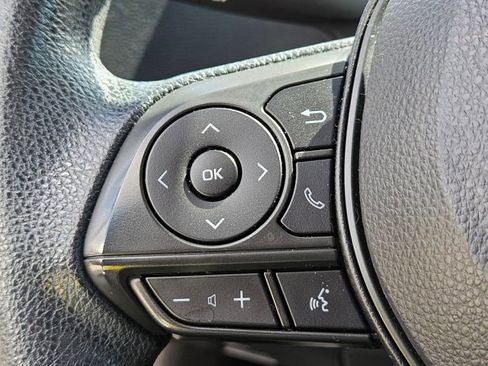 Used 2021 Toyota Corolla LE image 21