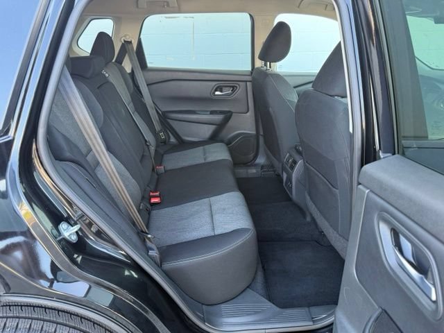 Used 2025 Nissan Rogue SV FWD image 15