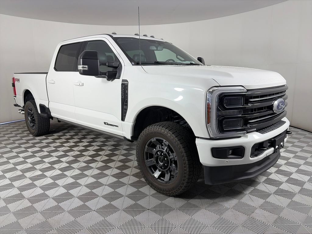 Certified 2025 Ford F250 Platinum AWD/4WD image 1