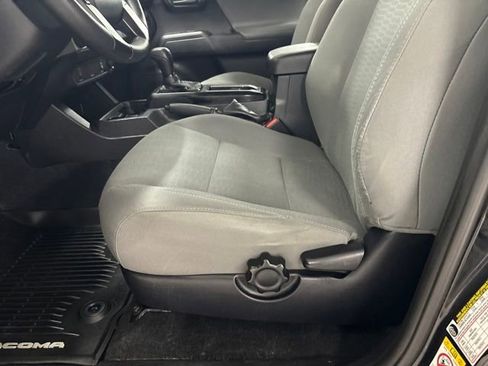 Used 2019 Toyota Tacoma SR image 11