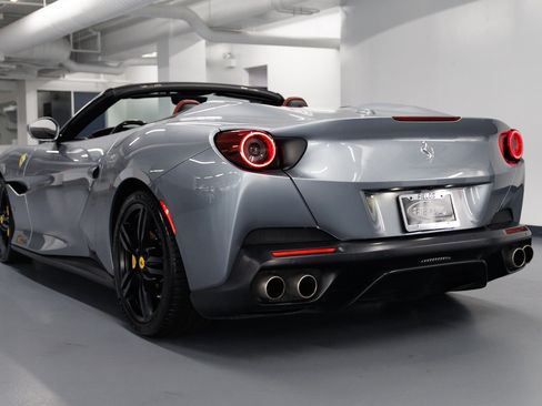Used 2019 Ferrari Portofino RWD image 13