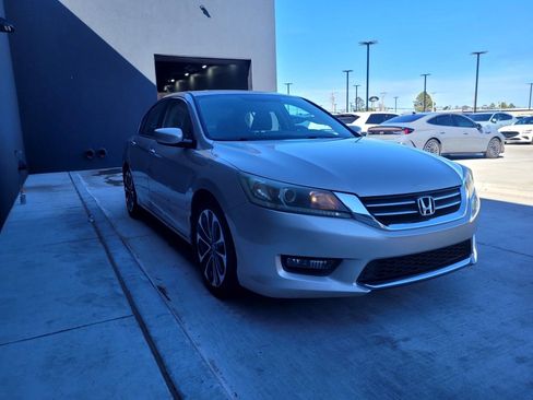 Used 2015 Honda Accord Sport image 3
